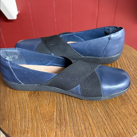 Clarks Black and Blue Women's Flats - Picture 7 of 11